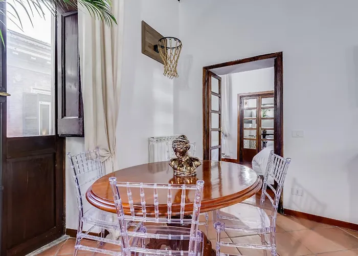 Apartment Giulio Cesare Deluxe - Spanish Step Romedreamhome Rome