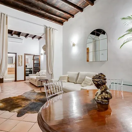 Apartment Giulio Cesare Deluxe - Spanish Step Romedreamhome Rome