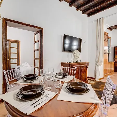 Apartment Giulio Cesare Deluxe - Spanish Step Romedreamhome Rome